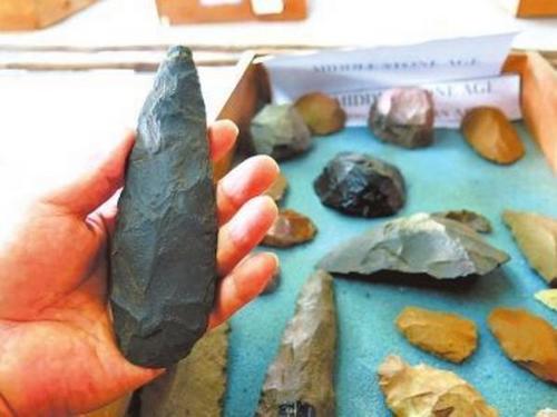 中国侨网肯尼亚旧石器时代中期典型的石器。李占扬摄