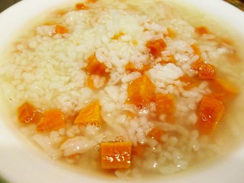 中国侨网红薯稀饭。(图片来源:美国《世界日报》)