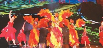 中国侨网吉林省吉林市铭阳模特舞蹈团表演的舞蹈《共筑中国梦》。