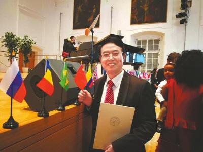 中国侨网川大杰出教授曹顺庆被欧洲科学与艺术院聘任为新院士。