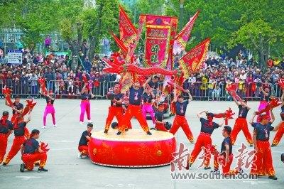 中国侨网醉龙舞源起宋代,盛于明清,迄今已流传700多年。