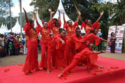 中国侨网中国民族舞蹈表演。