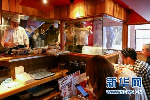 中国侨网金味德六本木店。新华网记者马曹冉 摄