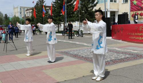 中国侨网开幕式现场功夫表演。