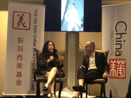 中国侨网陈野槐(左)表示,时尚界的中国时代就要到来。(美国《世界日报》/陈小宁 摄)