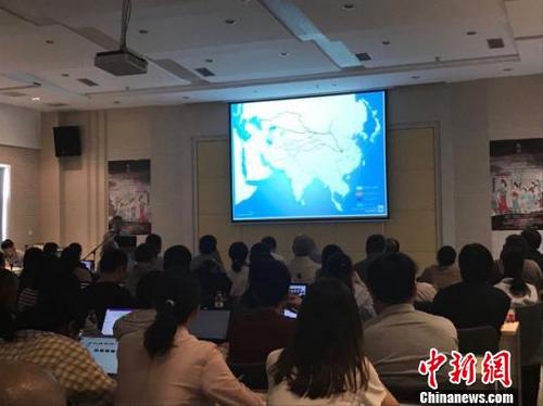 中国侨网8月2日，“敦煌研究院与东京艺术大学学术报告会”在甘肃敦煌举行。图为活动现场。　杨艳敏　摄