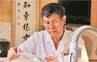 中国侨网王建生在工作中