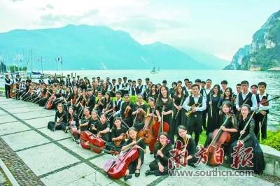 中国侨网广青交在意大利加尔达湖畔结束最后一场欧洲巡演。 南方日报特派记者 周豫 摄