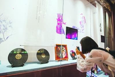 中国侨网由鼓浪屿著名别墅黄荣远堂改造成的中国唱片博物馆。本报记者 施辰静 摄
