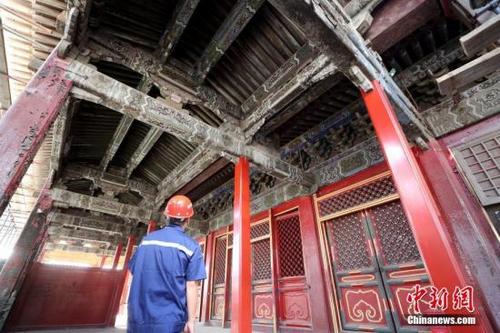 中国侨网资料图:北京故宫养心殿修缮项目现场。中新社记者 张宇 摄