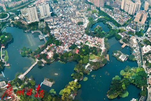 中国侨网从高空俯瞰岭南古村泮塘村。（图片来源：《广州日报》 莫伟浓/摄）