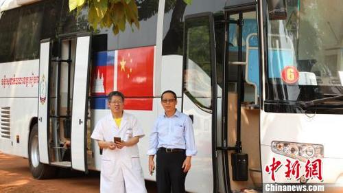 中国侨网图为中国政府援助暹粒省的“流动医院”。　主办方提供　摄