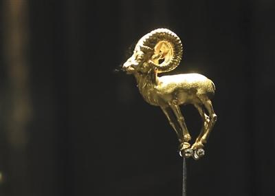 中国侨网公羊,出土于蒂拉丘地4号墓。新京报记者 浦峰 摄