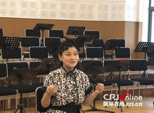 中国侨网中央歌剧院副院长、女高音歌唱家幺红回忆意大利留学经历。