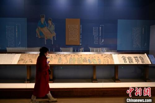 中国侨网12月2日，“山高水长—唐宋八大家主题文物展”在辽宁省博物馆开展。　于海洋　摄