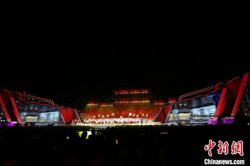 中国侨网图为第39届中国洛阳牡丹文化节开幕式。　阚力　摄