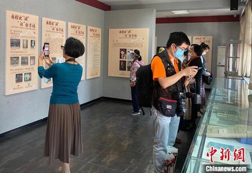 中国侨网“南腔北‘调'‘闽'动京城——闽剧文献展”在北京梅兰芳纪念馆展出。 陈晶莹 摄