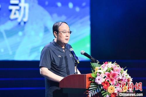 中国侨网18日,“共迎未来”中外人文交流小使者迎冬奥倒计时200天活动举办。北京冬奥组委副秘书长何江海致辞。 中新社记者 田雨昊 摄