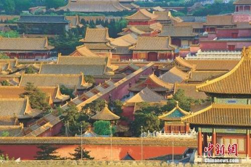 中国侨网图为北京故宫博物院,曾经是明清两代皇帝及家属们生活工作的地方。陈一年 摄