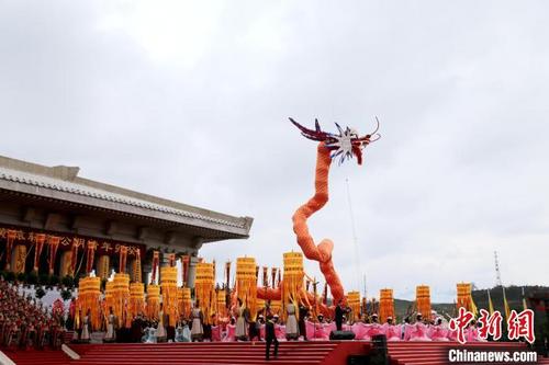 中国侨网癸卯（2023）年清明公祭轩辕黄帝典礼5日在陕西黄陵县举行。　张远　摄