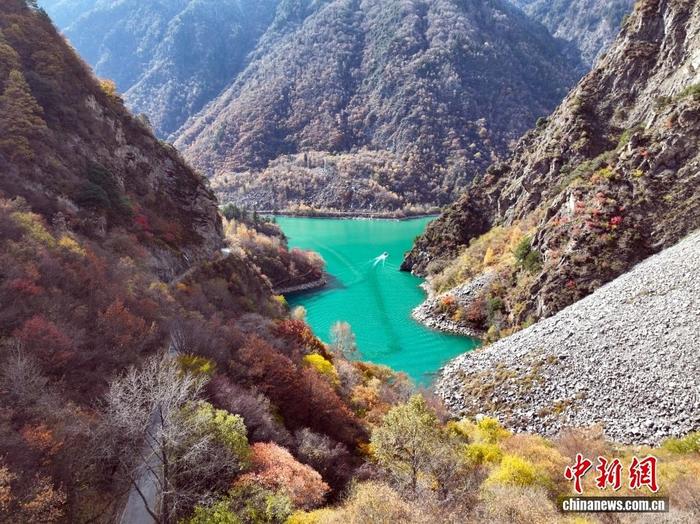 四川茂县松坪沟初冬季节景色如画