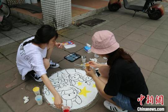川大学生井绘中国创意献礼建党百年