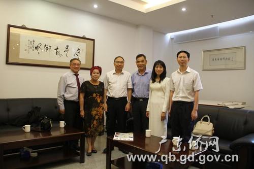 中国侨网林琳巡视员（左三）亲切会见陈万祥先生（右三）、黎少兰女士（左二)。