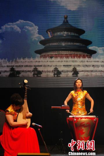 中国侨网 图为民乐合奏《京韵》。　余瑞冬　摄