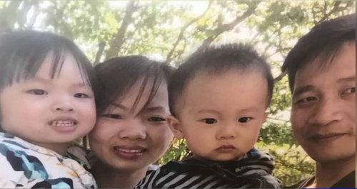 中国侨网游修庆和陈玉梅及两名子女的合照。(美国中文网资料图)