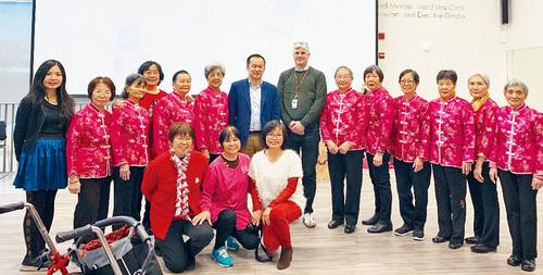 中国侨网华咨处的长者活动中心举办的2019年欢乐圣诞迎新年联欢会。(美国《星岛日报》/梁敏育 摄)