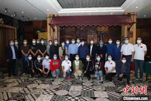 中国侨网医疗队员解除隔离。　黑龙江省卫生健康委提供