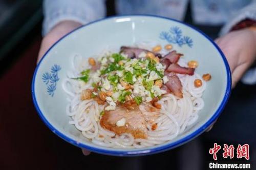 中国侨网桂林米粉。(资料图) 陈冠言 摄