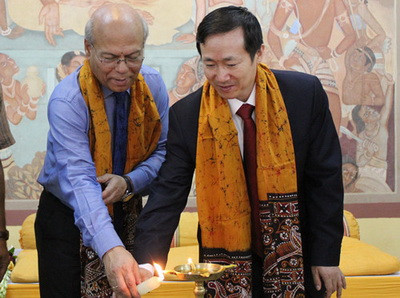 印度首个汉语语音室落户国际大学中国学院(图