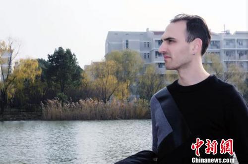 中国侨网图为意大利留学生马克。受访者供图