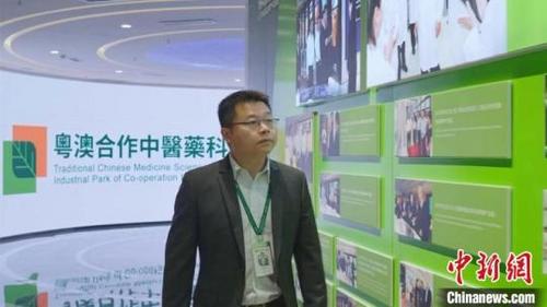 中国侨网图为澳门青年谢智 岳瑞轩摄