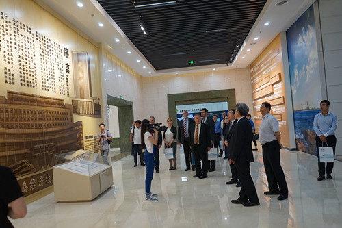 中东欧17国人口经济总量_中东欧17国(3)