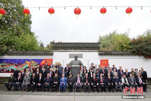 加拿大侨界在温哥华纪念辛亥革命110周年