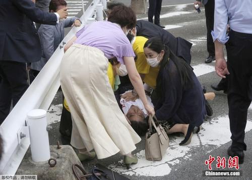 日本前首相安倍演讲中遭枪击 嫌疑人已被控制