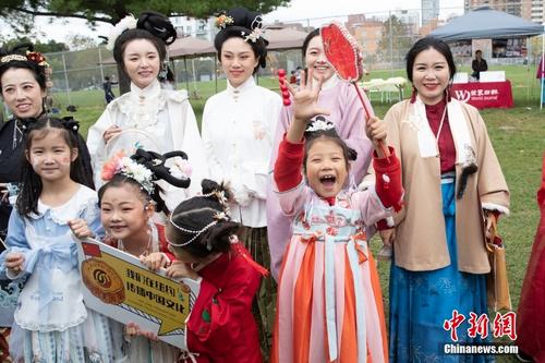 纽约华人社区举办“仲秋游园会”