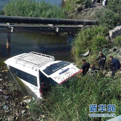 这是4月24日在埃及亚历山大拍摄的事故现场。新华社发