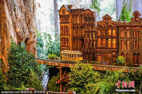 纽约年度假日火车展举行 微缩城市“地标”造型逼真