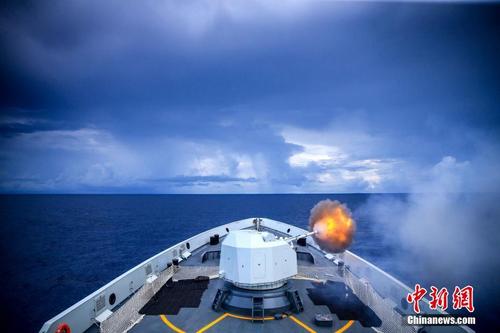 中国海军第29批护航编队进行实际使用武器训练 