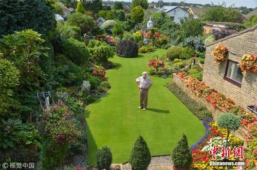 75岁老人40年花6万小时 打造“全英第一”后花园