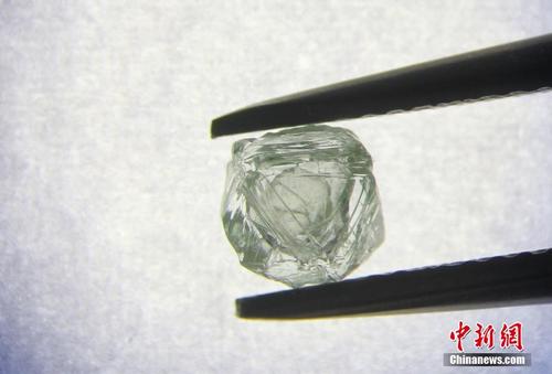 俄罗斯发现世界首颗“钻中之钻” 拥有8亿年历史 