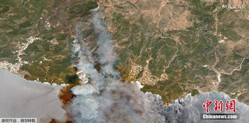 烟尘漫天 卫星图像展现土耳其林火