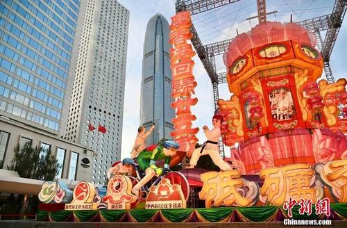 香港中环大型传统宫灯展览庆回归