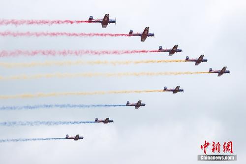 2023年长春航空展：“天之翼”飞行表演队空中展示