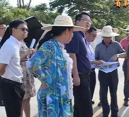 近日,万宁市委副书记,市长周高明前往东澳镇调研重点项目和鱼排整治