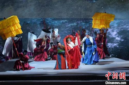 粤剧《文成公主》作为开幕大戏精彩上演。　广州市文化广电旅游局 供图