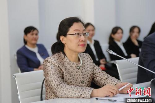 中国驻阿拉木图总领馆副总领事仲华出席活动并发言。　活动主办方供图